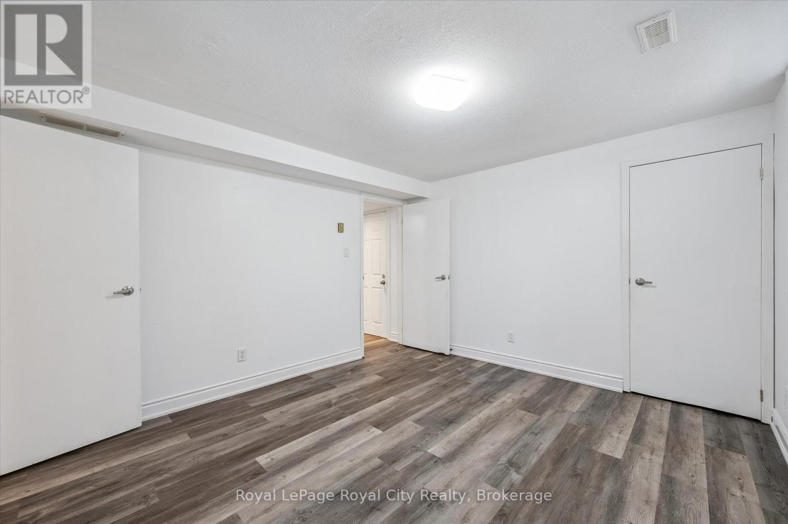 












83 INVERNESS DRIVE

,
Guelph (Victoria North),




Ontario
N1E6E4


