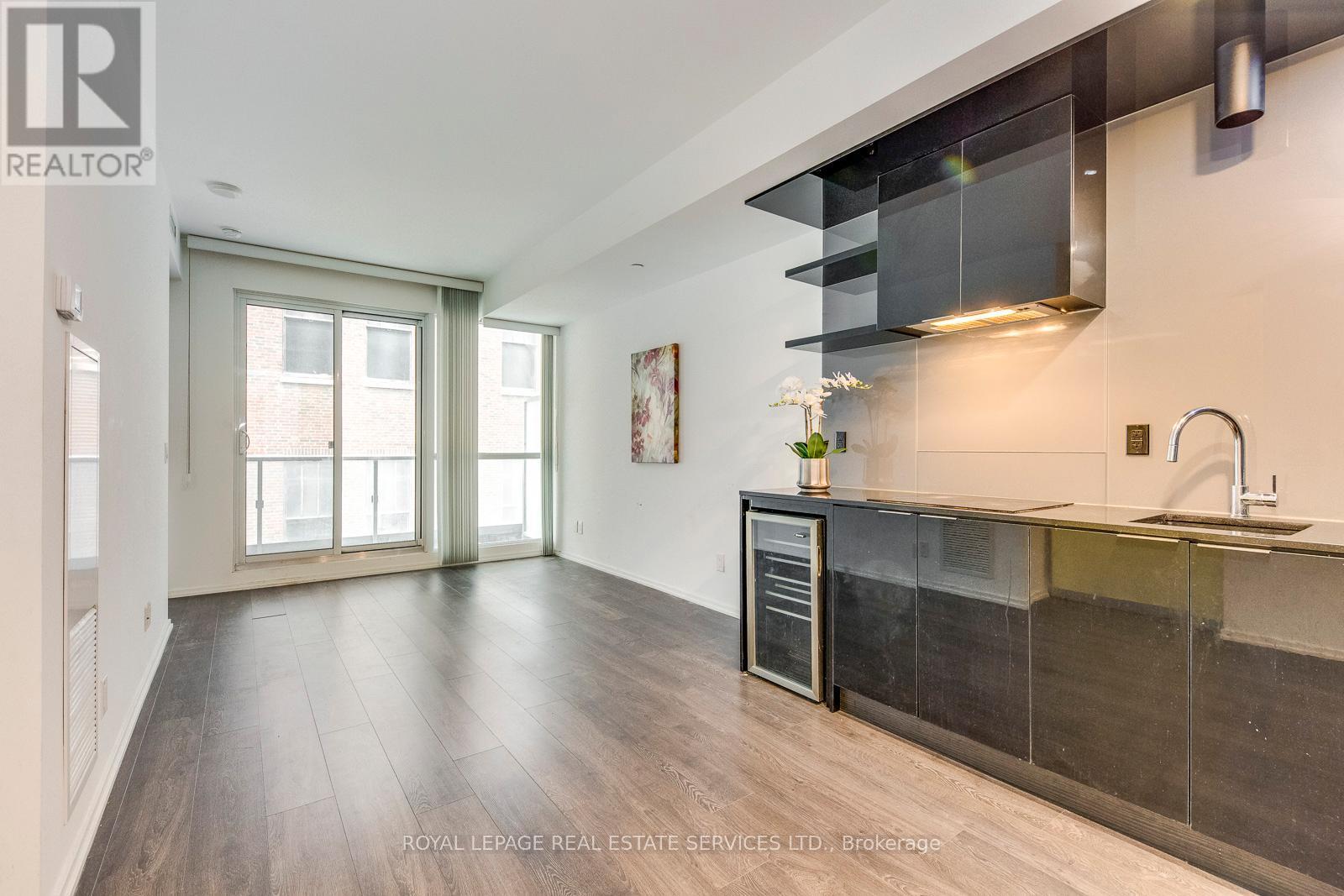 












1508 - 70 TEMPERANCE STREET

,
Toronto,




Ontario
M5H4E8

