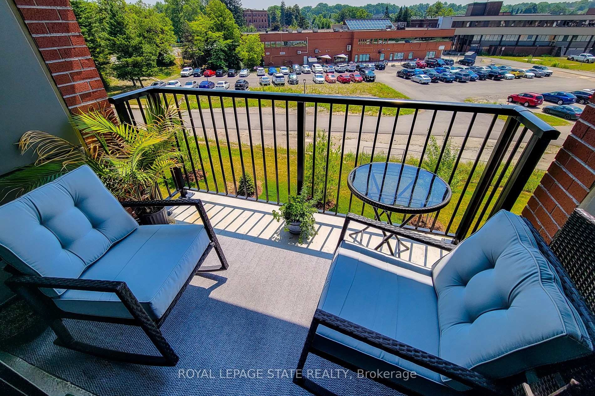 









1


Redfern

Avenue, 313,
Hamilton,




ON
L9C 7S6

