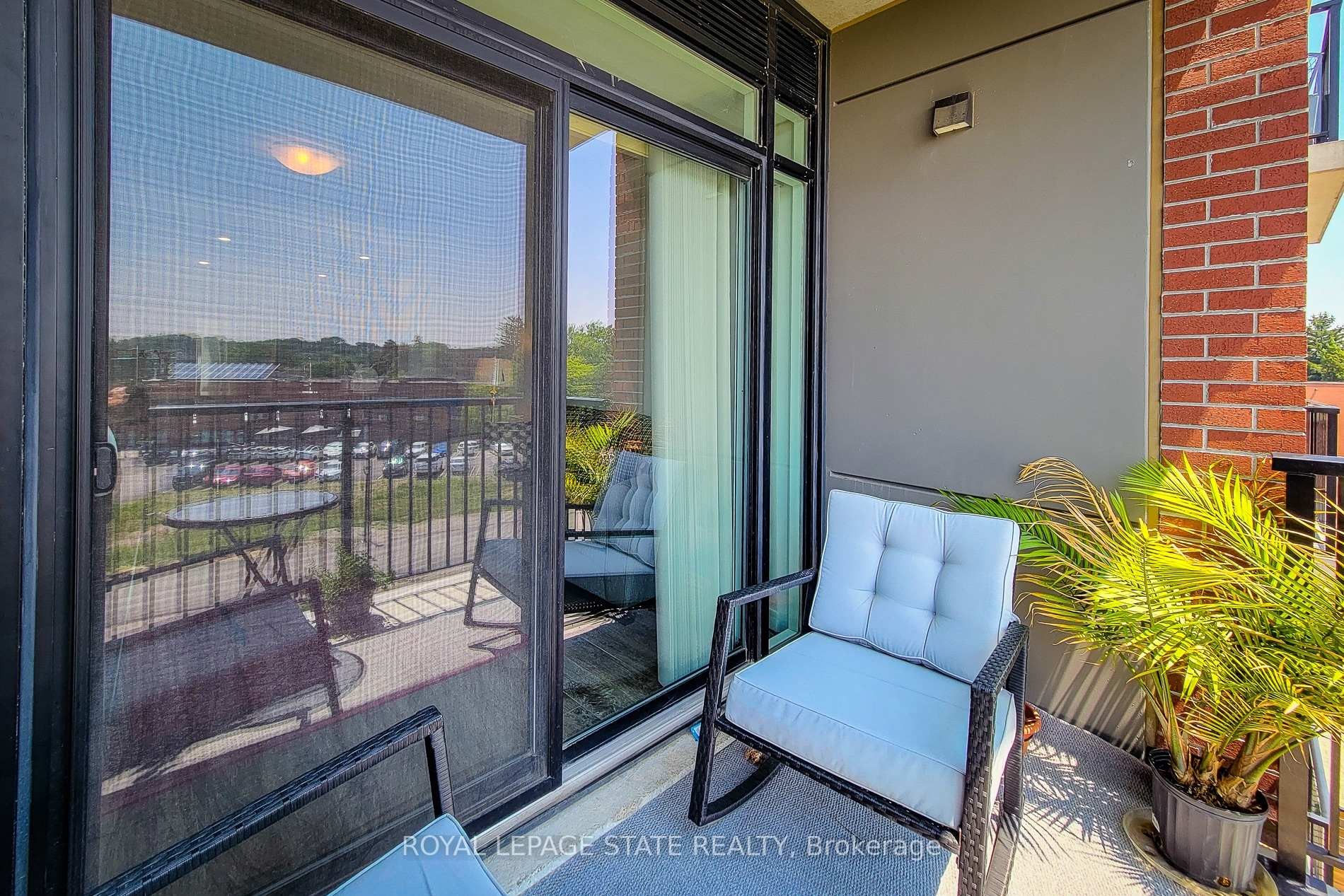 









1


Redfern

Avenue, 313,
Hamilton,




ON
L9C 7S6

