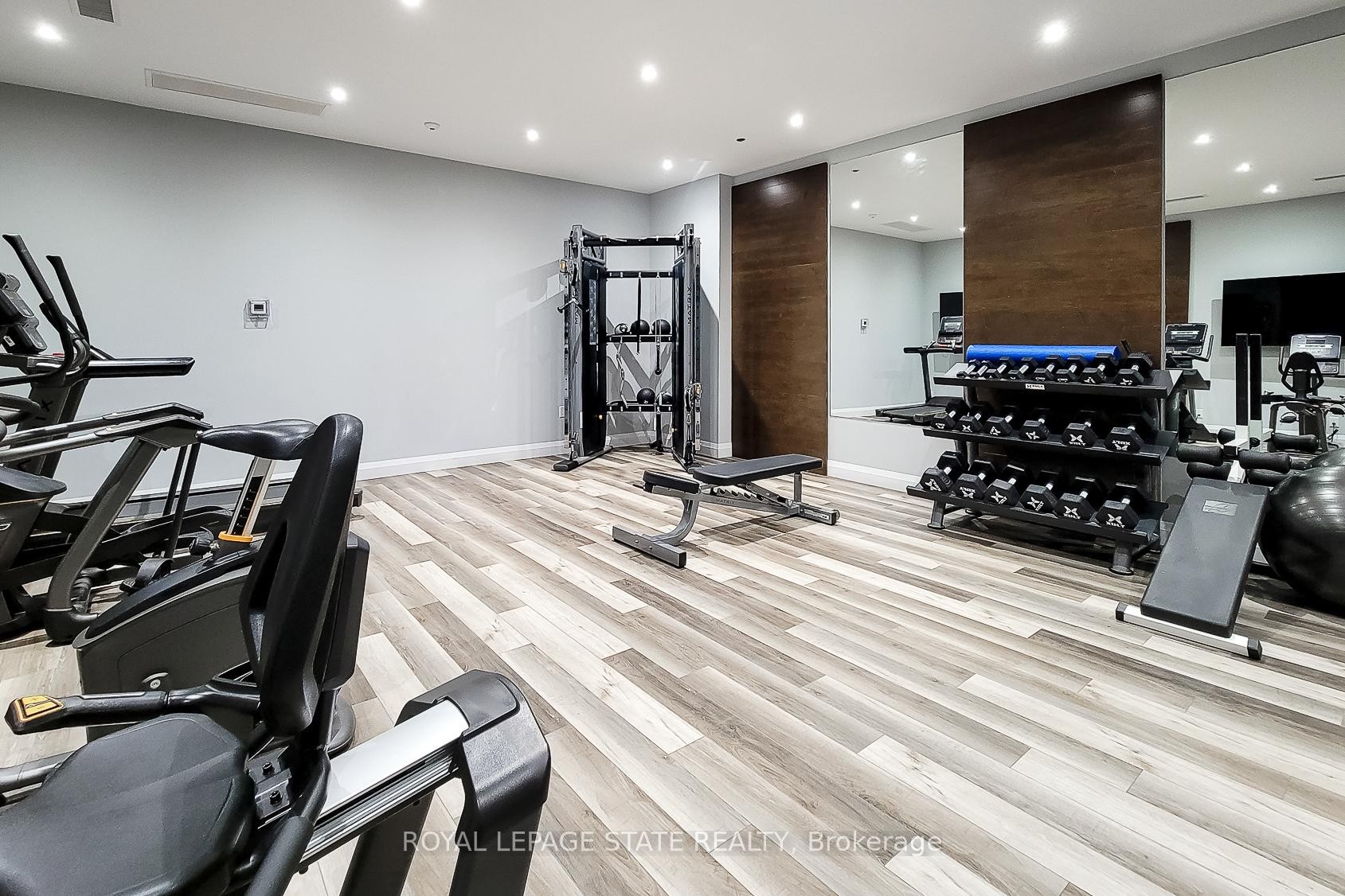









1


Redfern

Avenue, 313,
Hamilton,




ON
L9C 7S6

