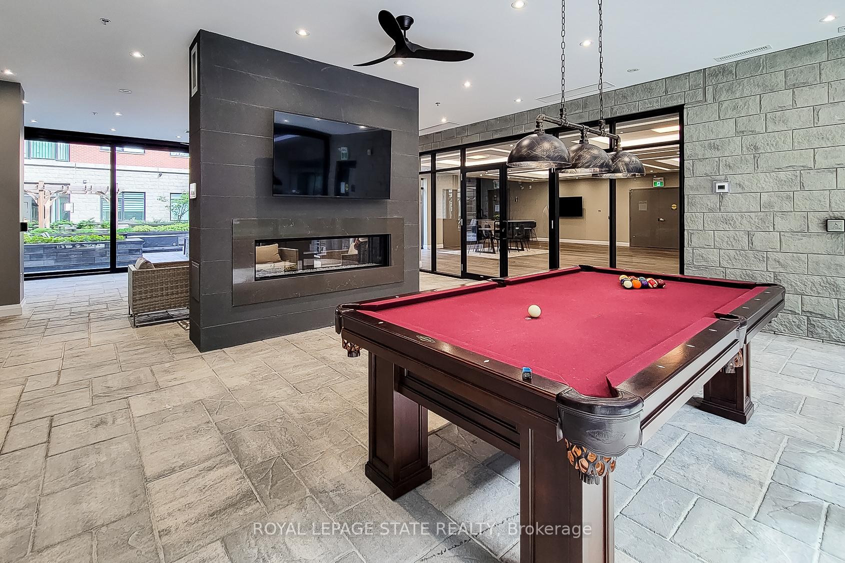 









1


Redfern

Avenue, 313,
Hamilton,




ON
L9C 7S6

