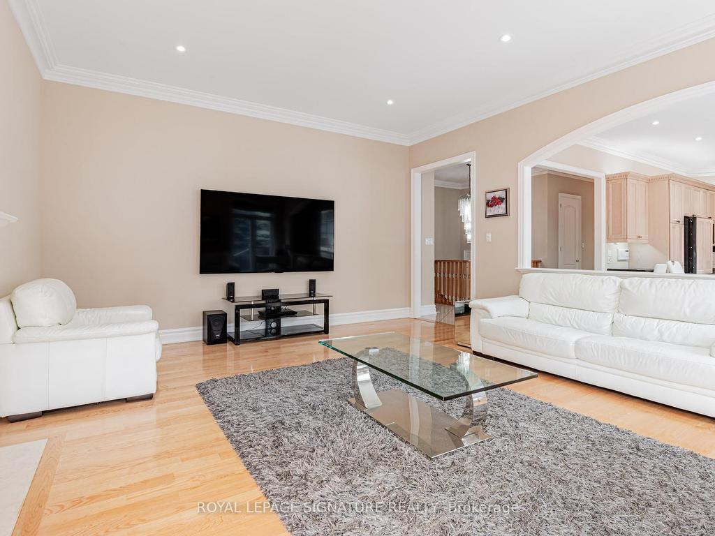 









39


Frybrook

Crescent,
Richmond Hill,




ON
L4B 4B9

