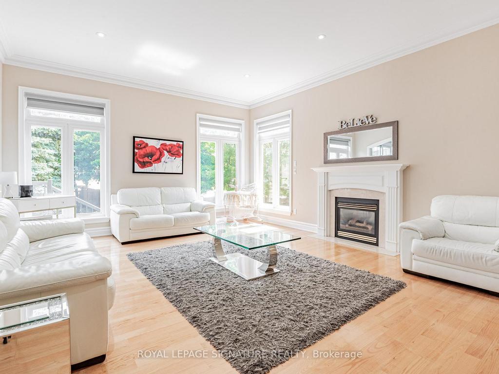 









39


Frybrook

Crescent,
Richmond Hill,




ON
L4B 4B9

