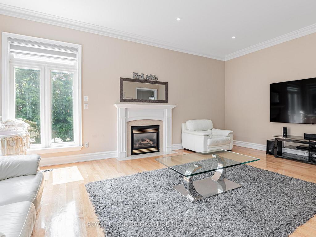 









39


Frybrook

Crescent,
Richmond Hill,




ON
L4B 4B9


