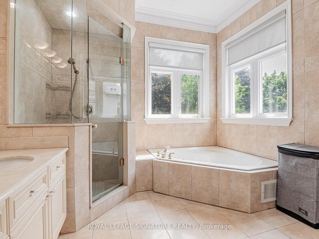









39


Frybrook

Crescent,
Richmond Hill,




ON
L4B 4B9

