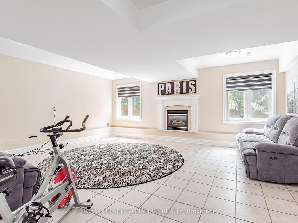 









39


Frybrook

Crescent,
Richmond Hill,




ON
L4B 4B9

