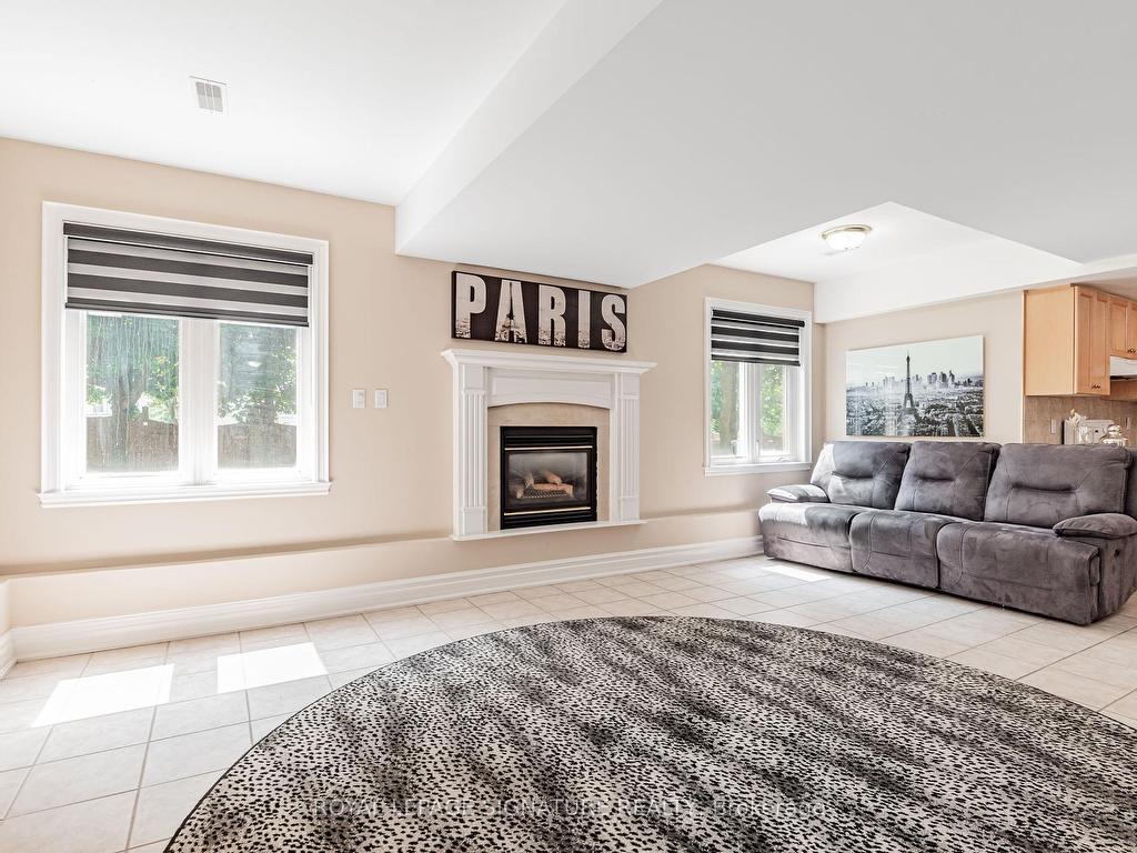 









39


Frybrook

Crescent,
Richmond Hill,




ON
L4B 4B9

