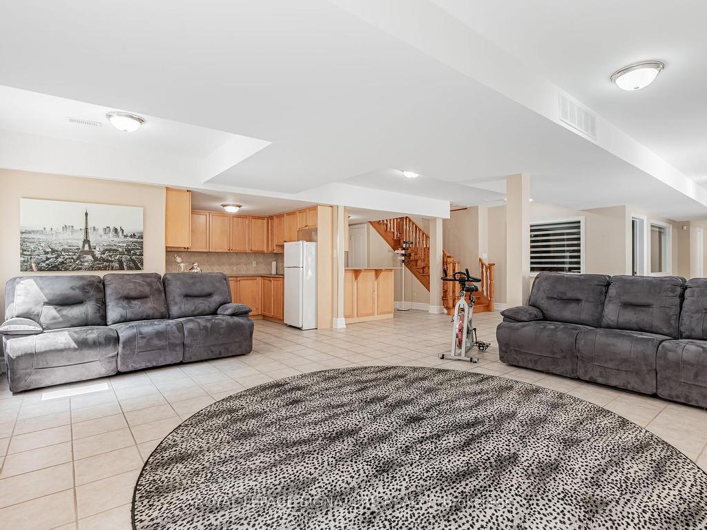









39


Frybrook

Crescent,
Richmond Hill,




ON
L4B 4B9

