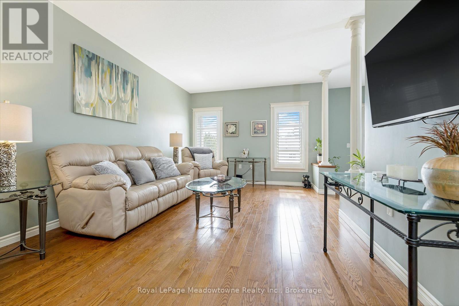 












120 GRACEHILL CRESCENT

,
Hamilton (Freelton),




Ontario
L8B1A5

