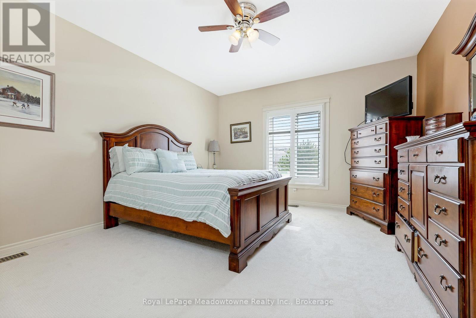












120 GRACEHILL CRESCENT

,
Hamilton (Freelton),




Ontario
L8B1A5

