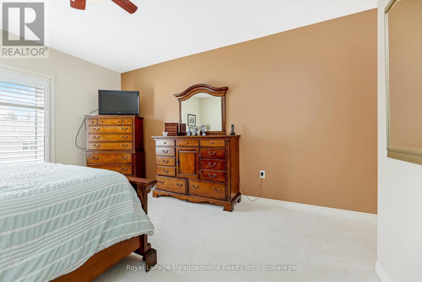 












120 GRACEHILL CRESCENT

,
Hamilton (Freelton),




Ontario
L8B1A5

