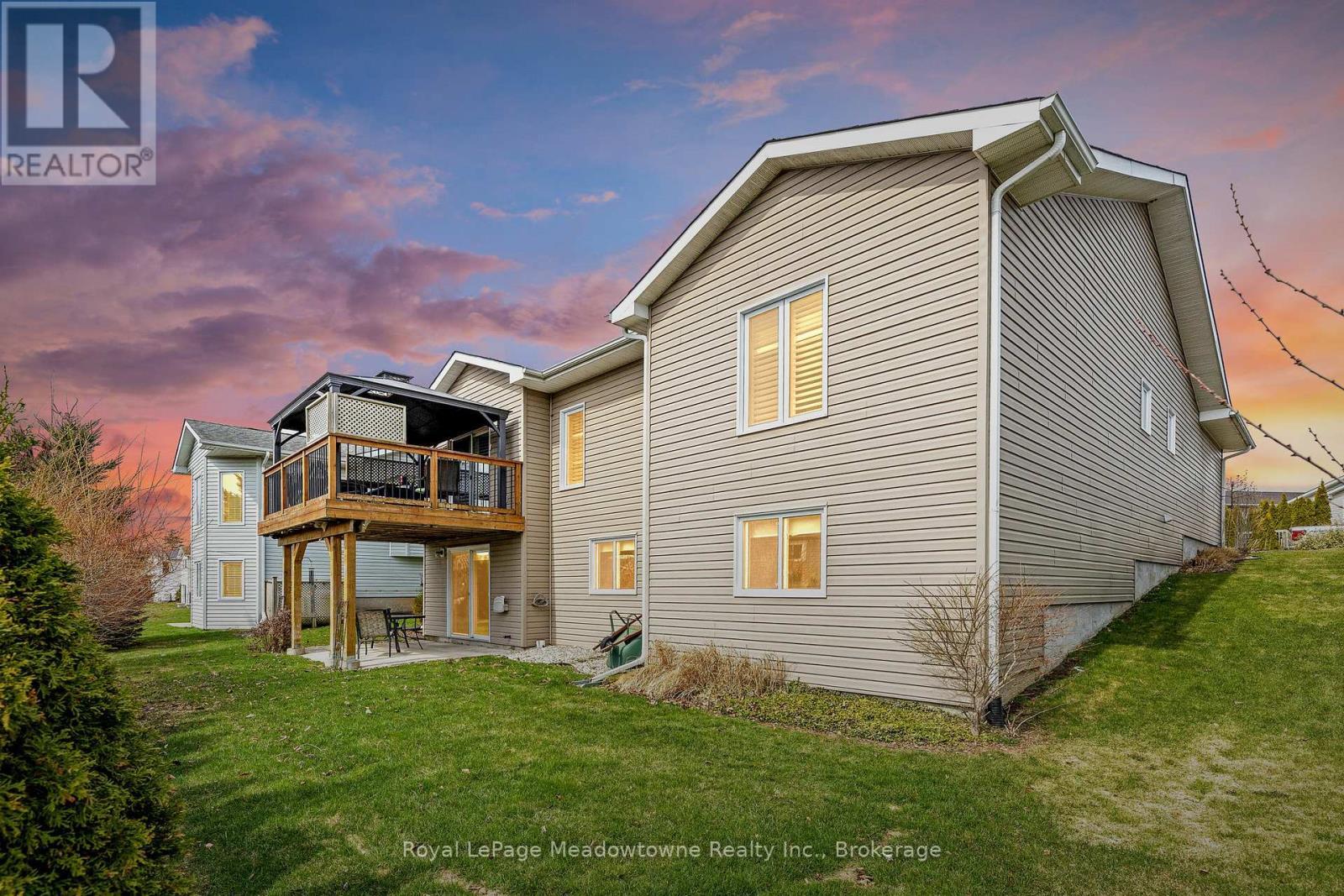 












120 GRACEHILL CRESCENT

,
Hamilton (Freelton),




Ontario
L8B1A5

