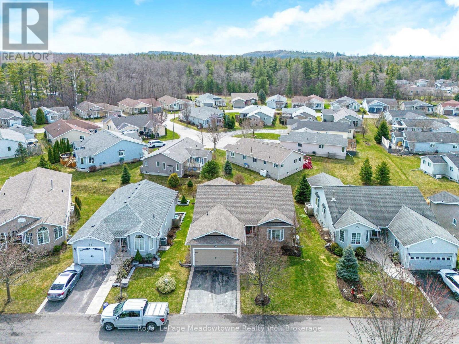 












120 GRACEHILL CRESCENT

,
Hamilton (Freelton),




Ontario
L8B1A5

