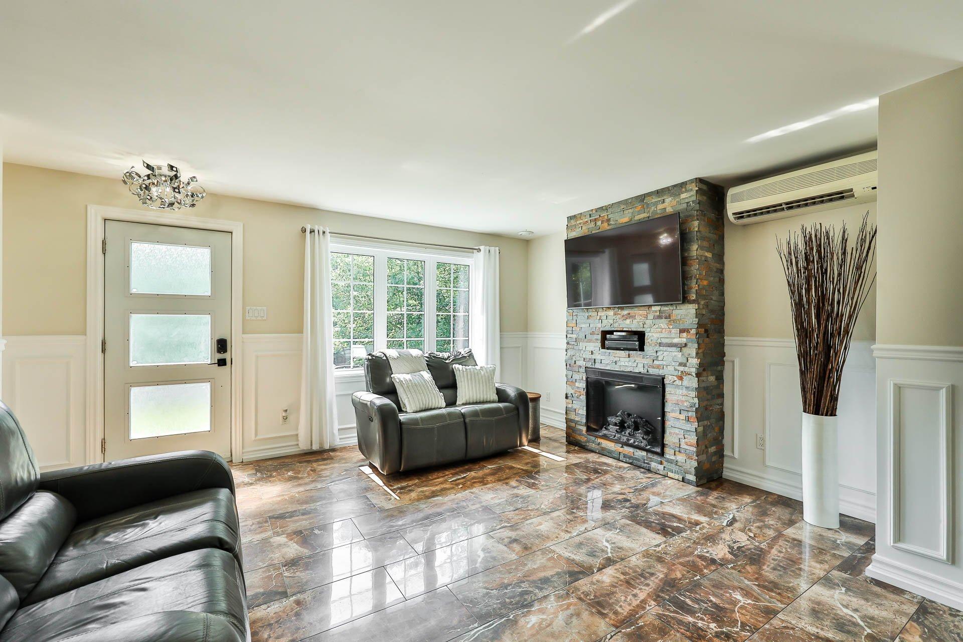 









47


Rue Mercier

,
Val-des-Monts,




QC
J8N7V1

