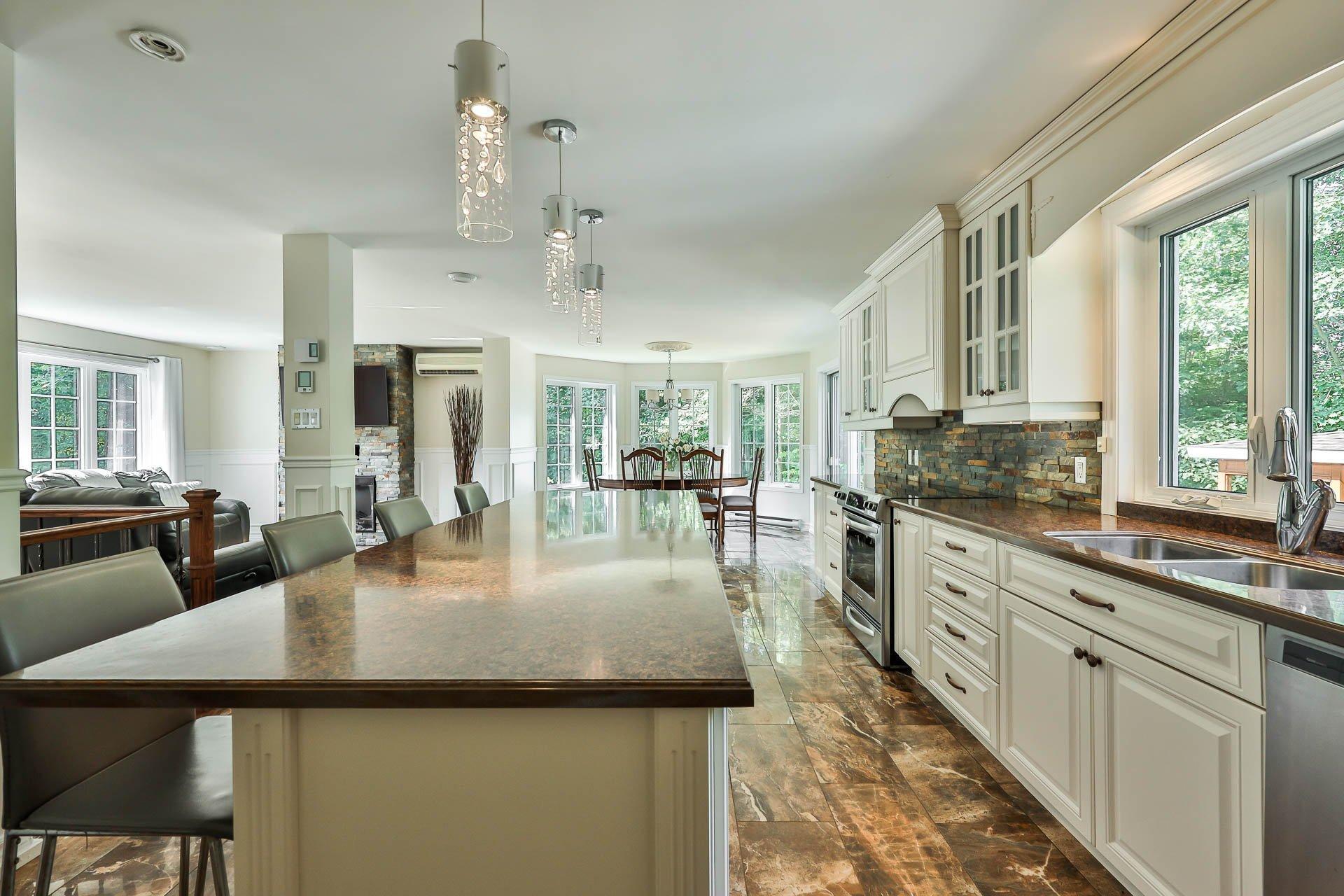









47


Rue Mercier

,
Val-des-Monts,




QC
J8N7V1

