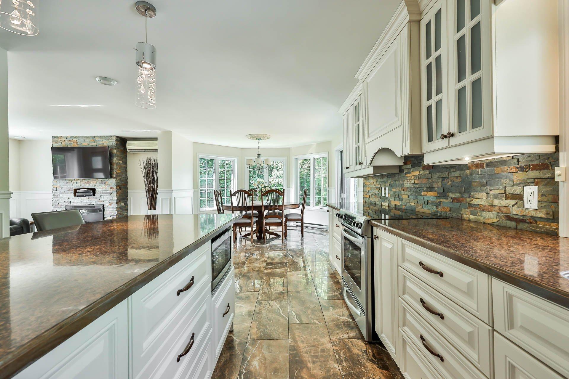 









47


Rue Mercier

,
Val-des-Monts,




QC
J8N7V1

