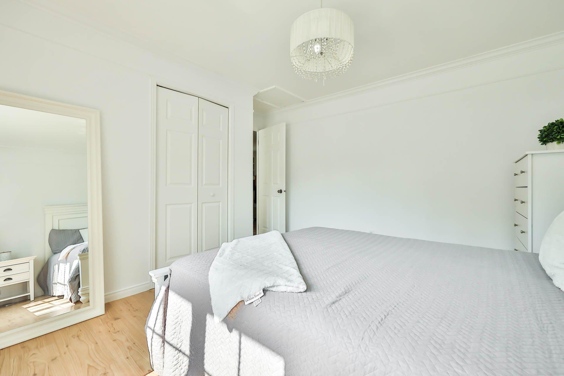 









47


Rue Mercier

,
Val-des-Monts,




QC
J8N7V1

