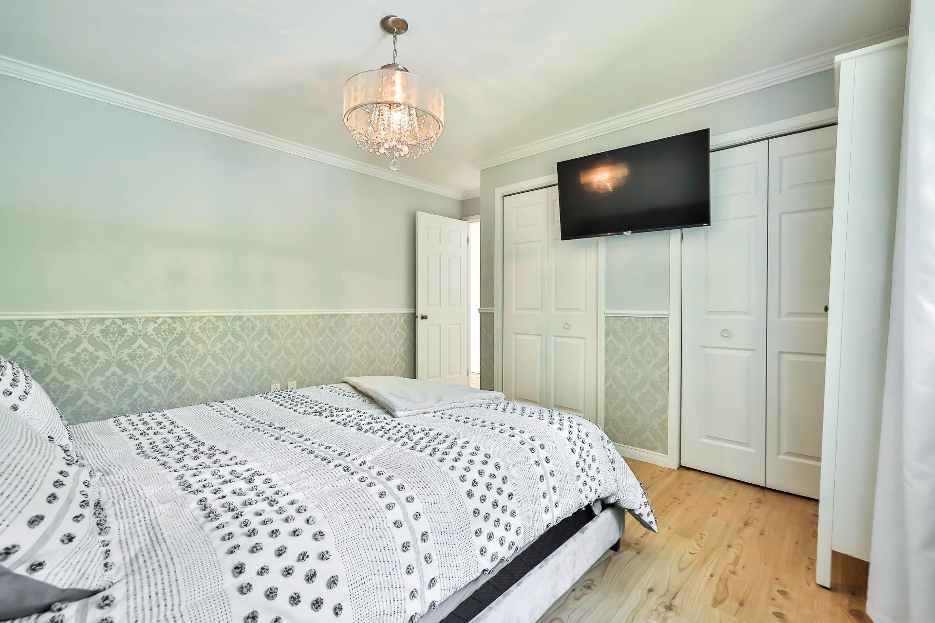 









47


Rue Mercier

,
Val-des-Monts,




QC
J8N7V1

