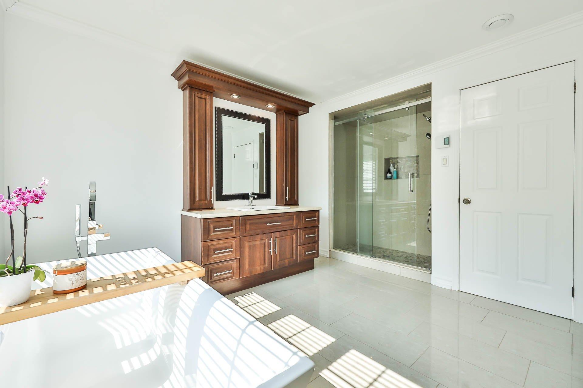 









47


Rue Mercier

,
Val-des-Monts,




QC
J8N7V1

