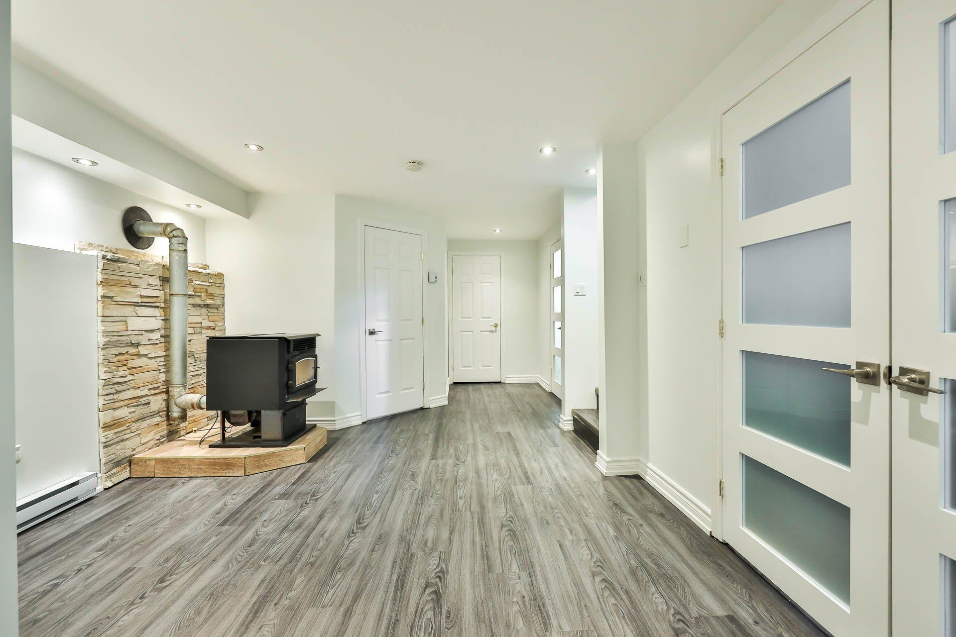 









47


Rue Mercier

,
Val-des-Monts,




QC
J8N7V1

