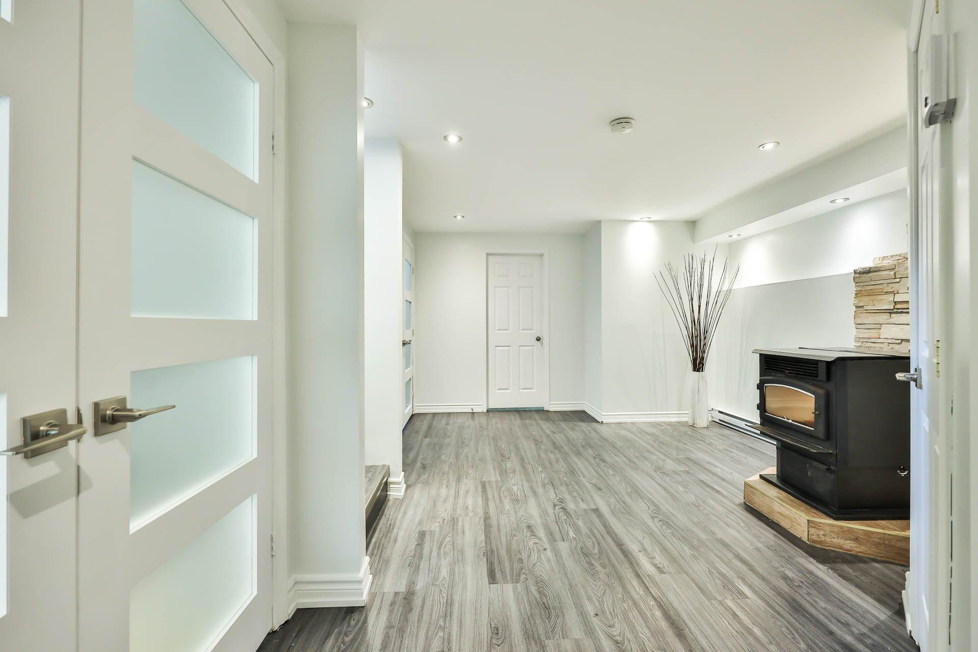 









47


Rue Mercier

,
Val-des-Monts,




QC
J8N7V1

