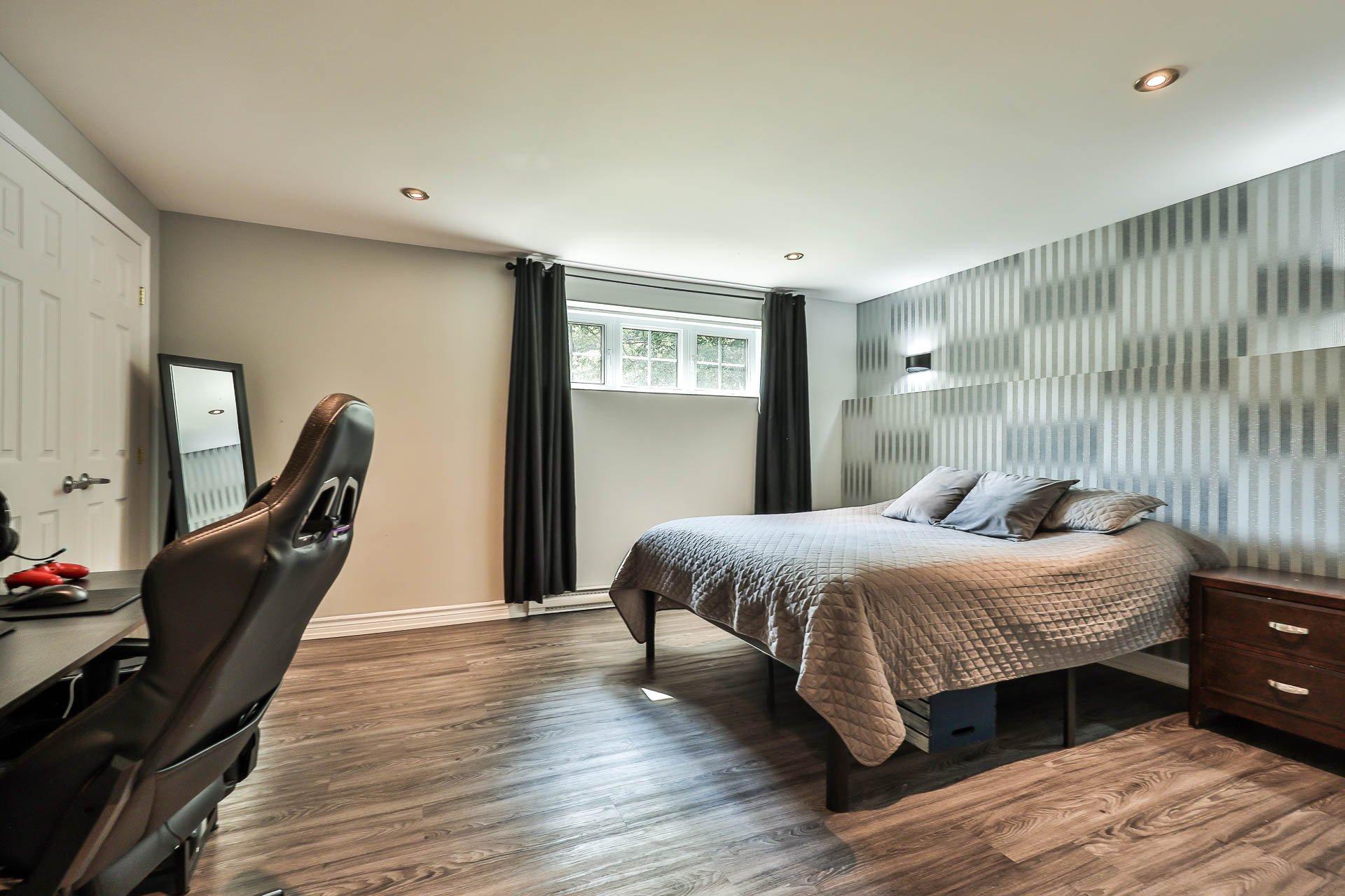 









47


Rue Mercier

,
Val-des-Monts,




QC
J8N7V1

