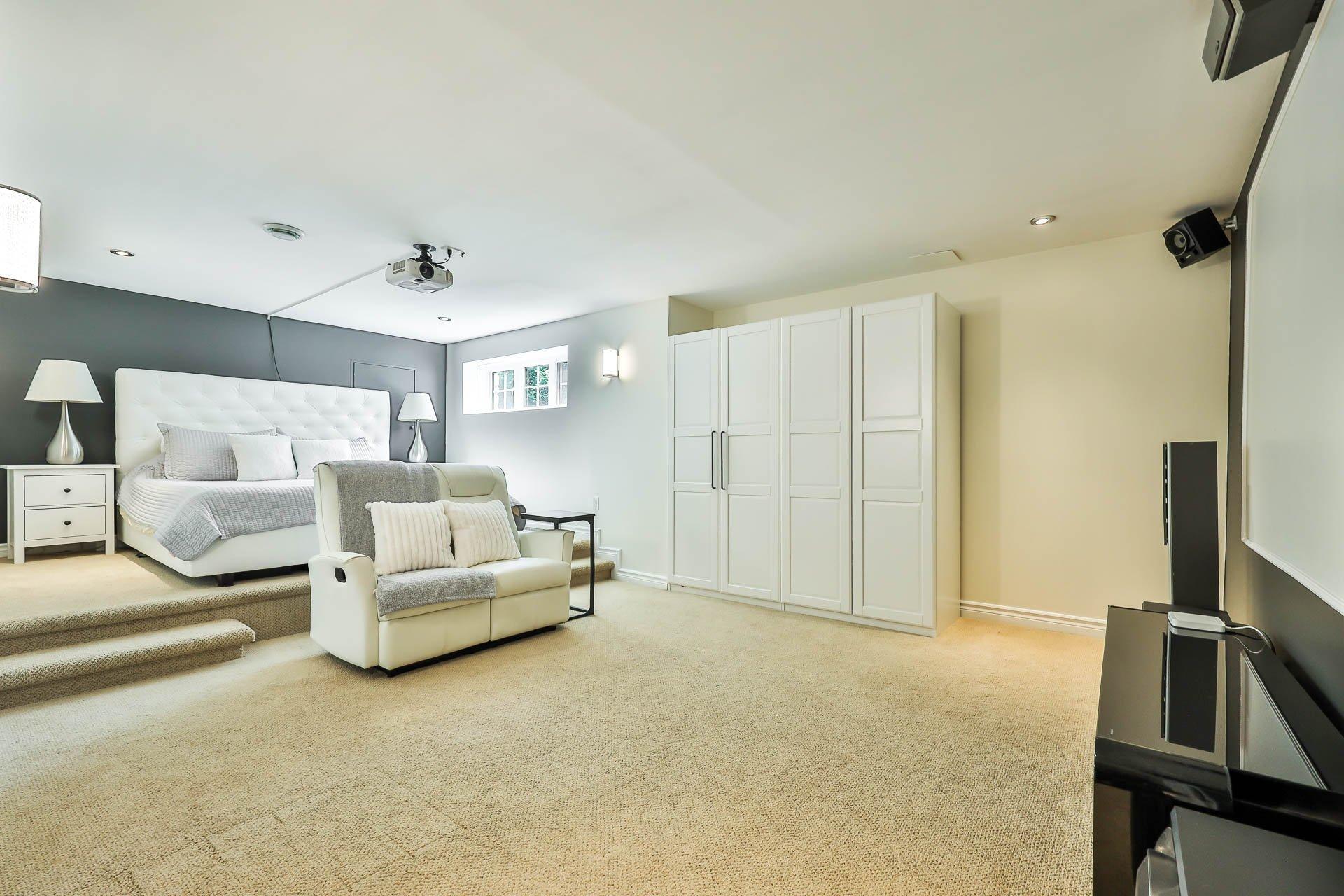 









47


Rue Mercier

,
Val-des-Monts,




QC
J8N7V1

