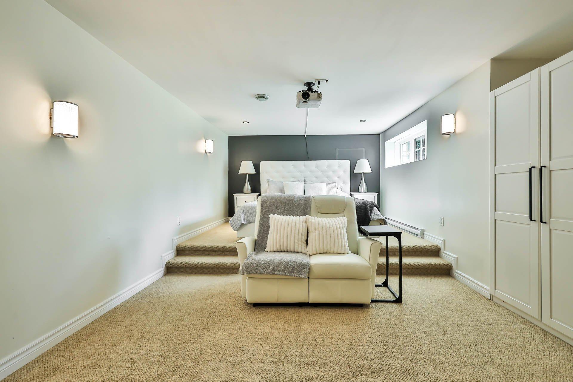 









47


Rue Mercier

,
Val-des-Monts,




QC
J8N7V1

