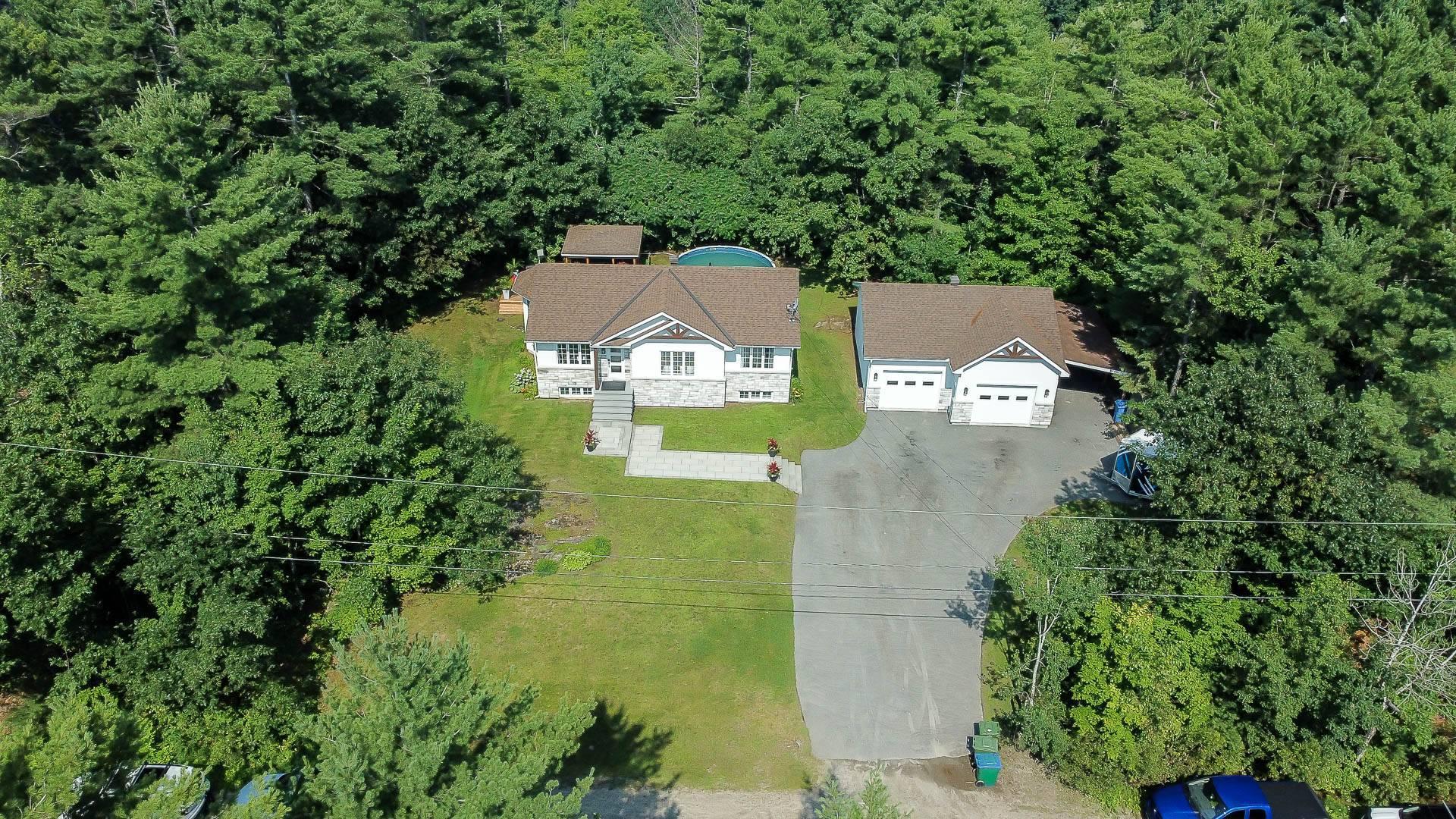 









47


Rue Mercier

,
Val-des-Monts,




QC
J8N7V1

