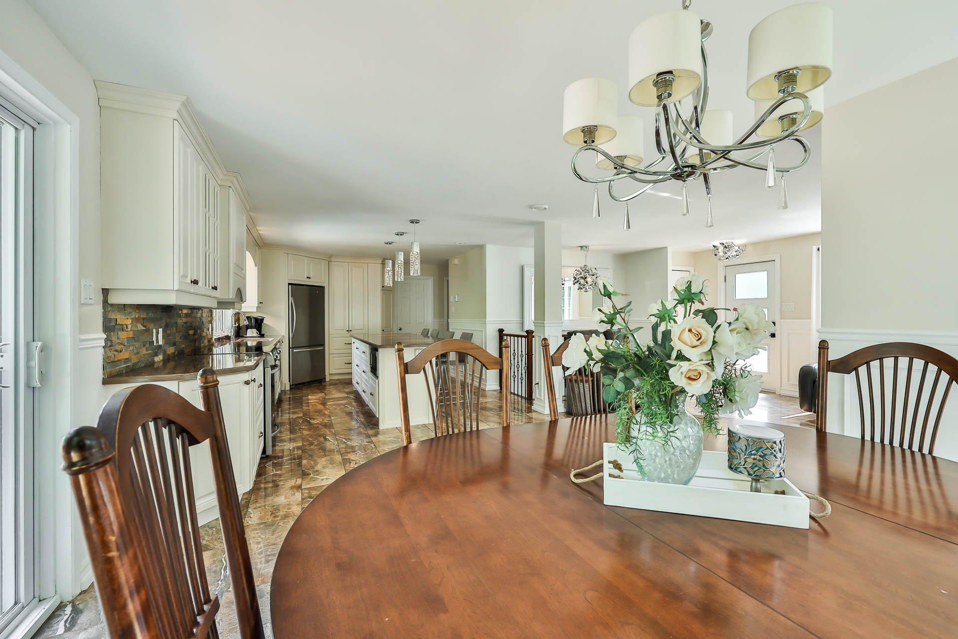 









47


Rue Mercier

,
Val-des-Monts,




QC
J8N7V1

