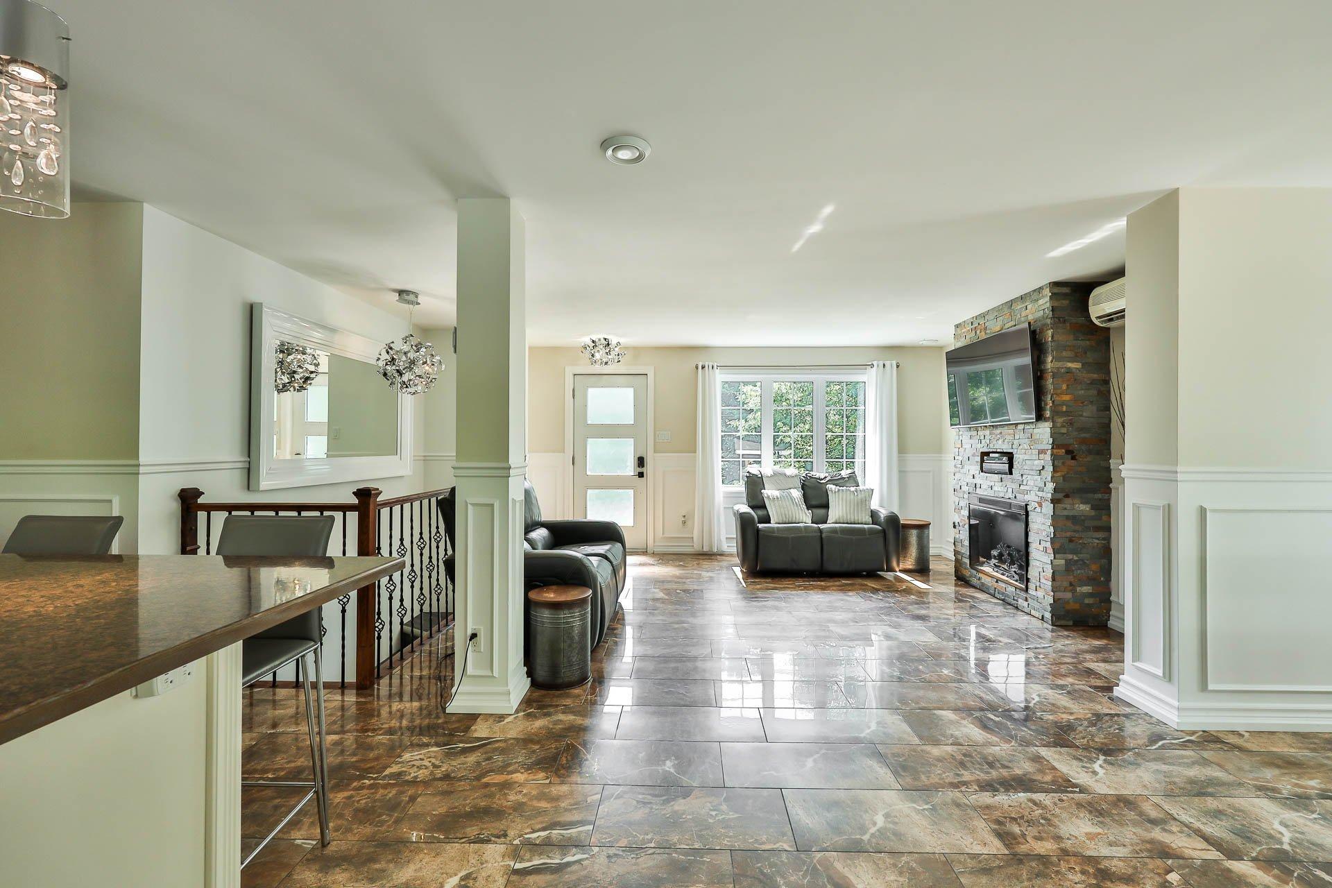 









47


Rue Mercier

,
Val-des-Monts,




QC
J8N7V1


