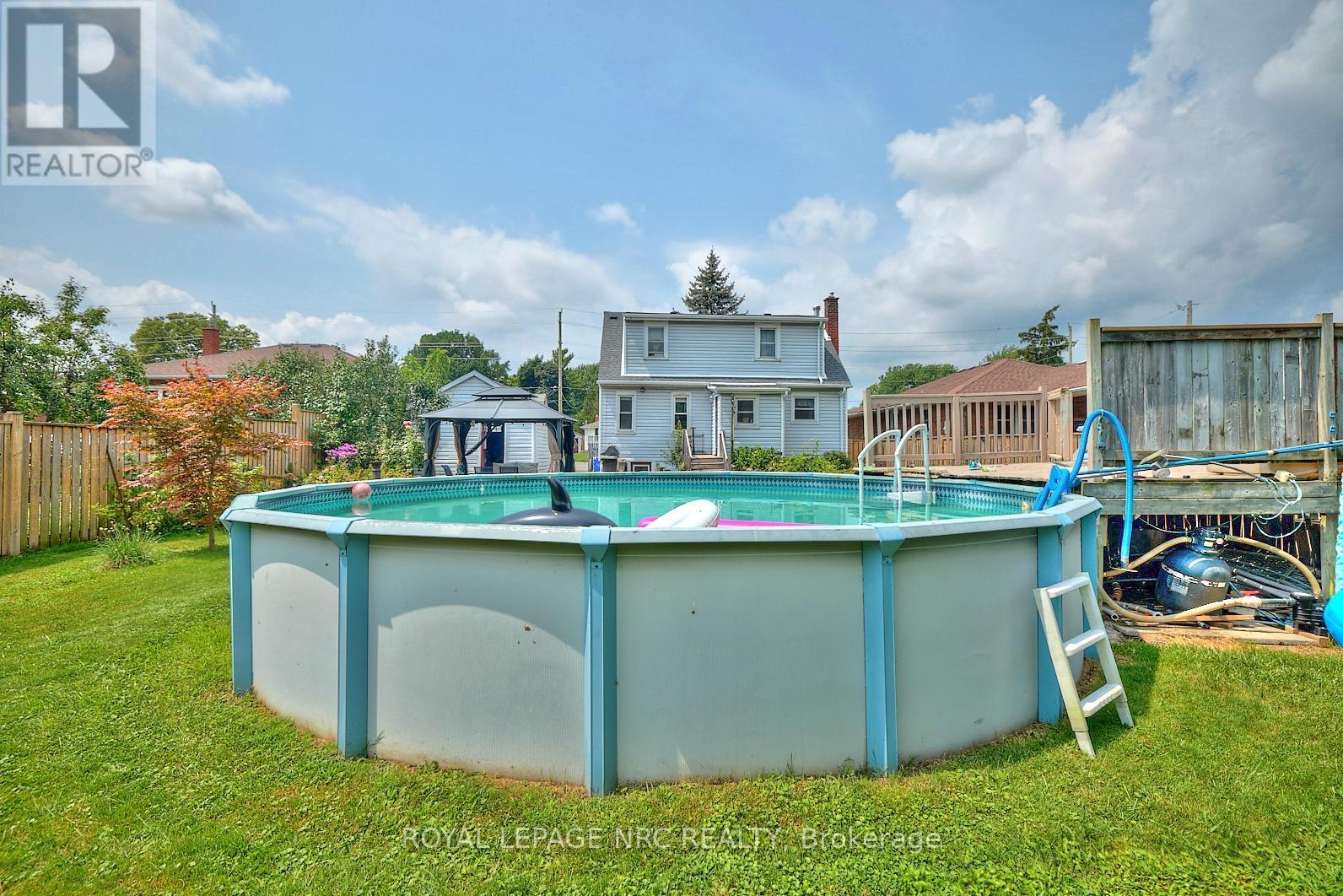












3318 SINNICKS AVENUE

,
Niagara Falls (Church's Lane),




Ontario
L2J2G3


