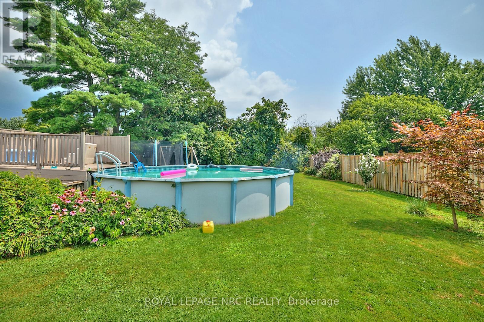 












3318 SINNICKS AVENUE

,
Niagara Falls (Church's Lane),




Ontario
L2J2G3

