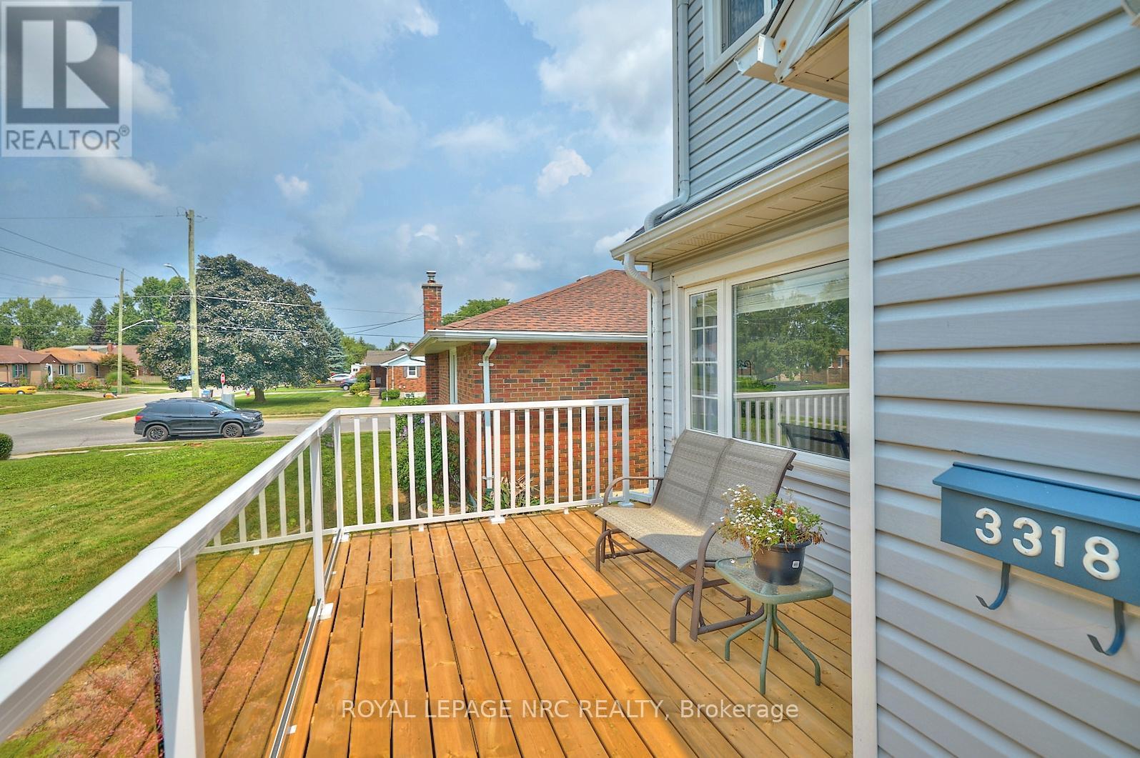 












3318 SINNICKS AVENUE

,
Niagara Falls (Church's Lane),




Ontario
L2J2G3


