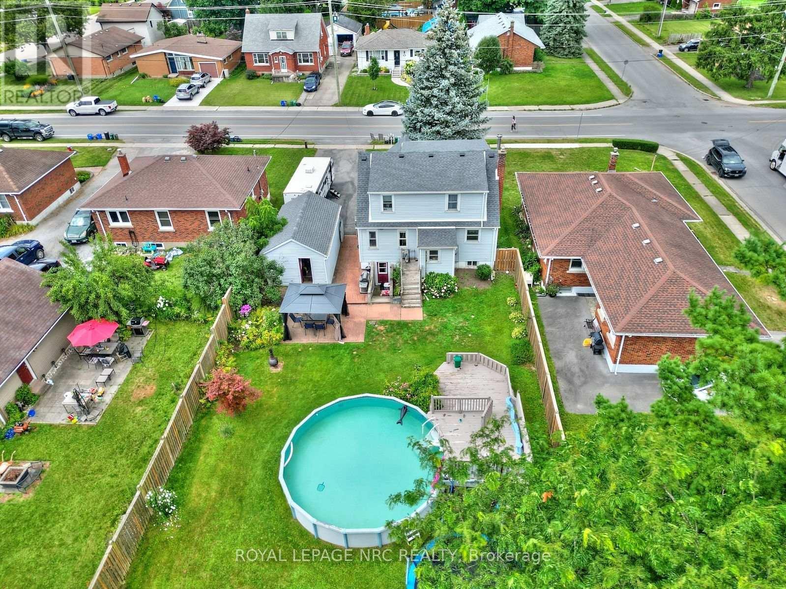 












3318 SINNICKS AVENUE

,
Niagara Falls (Church's Lane),




Ontario
L2J2G3

