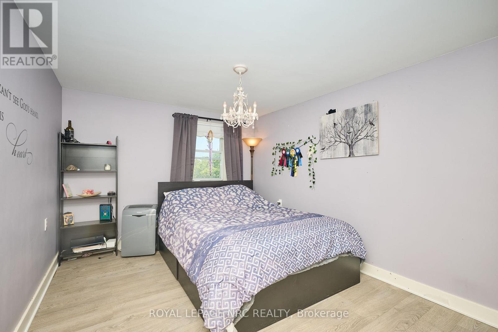 












3318 SINNICKS AVENUE

,
Niagara Falls (Church's Lane),




Ontario
L2J2G3

