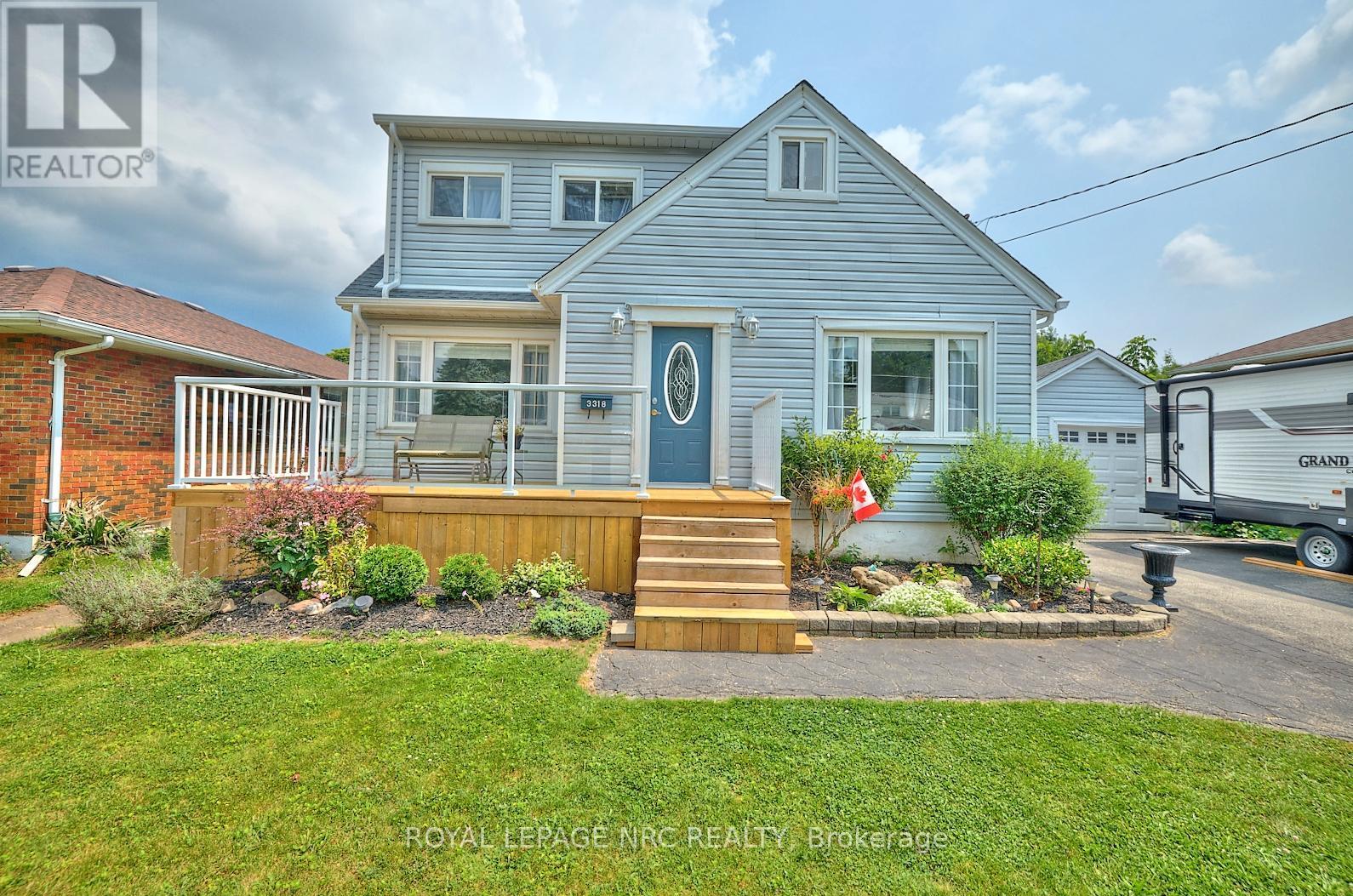 












3318 SINNICKS AVENUE

,
Niagara Falls (Church's Lane),




Ontario
L2J2G3

