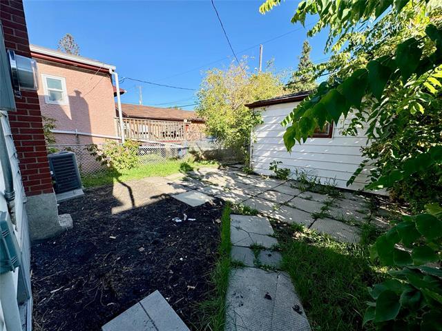









2261


Gallagher

AVE,
Winnipeg,




MB
R3E 1T7

