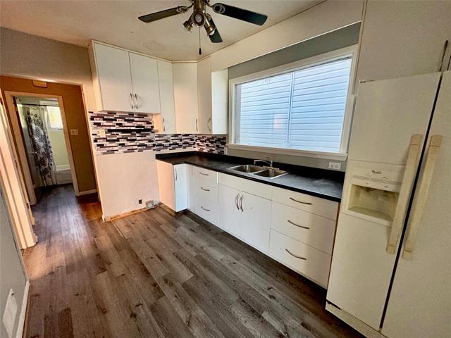 









2261


Gallagher

AVE,
Winnipeg,




MB
R3E 1T7

