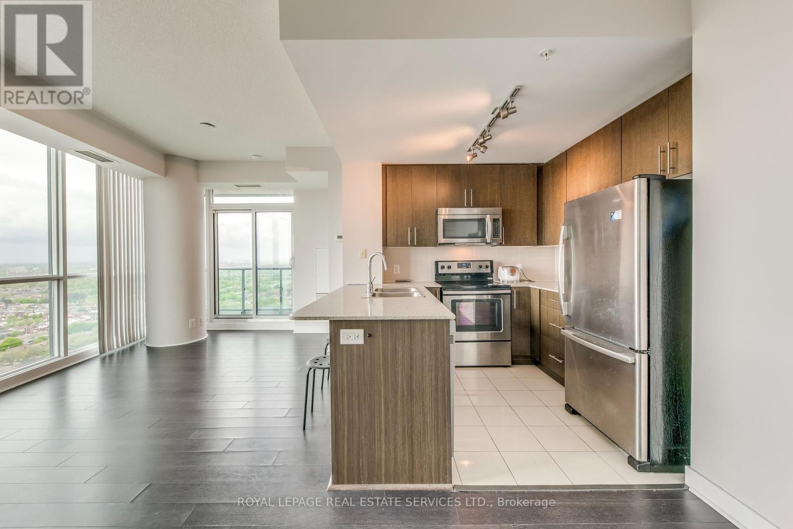 












2608 - 3985 GRAND PARK DRIVE

,
Mississauga,




Ontario
L5B0H8

