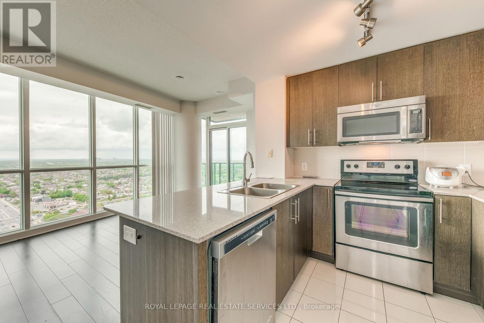 












2608 - 3985 GRAND PARK DRIVE

,
Mississauga,




Ontario
L5B0H8

