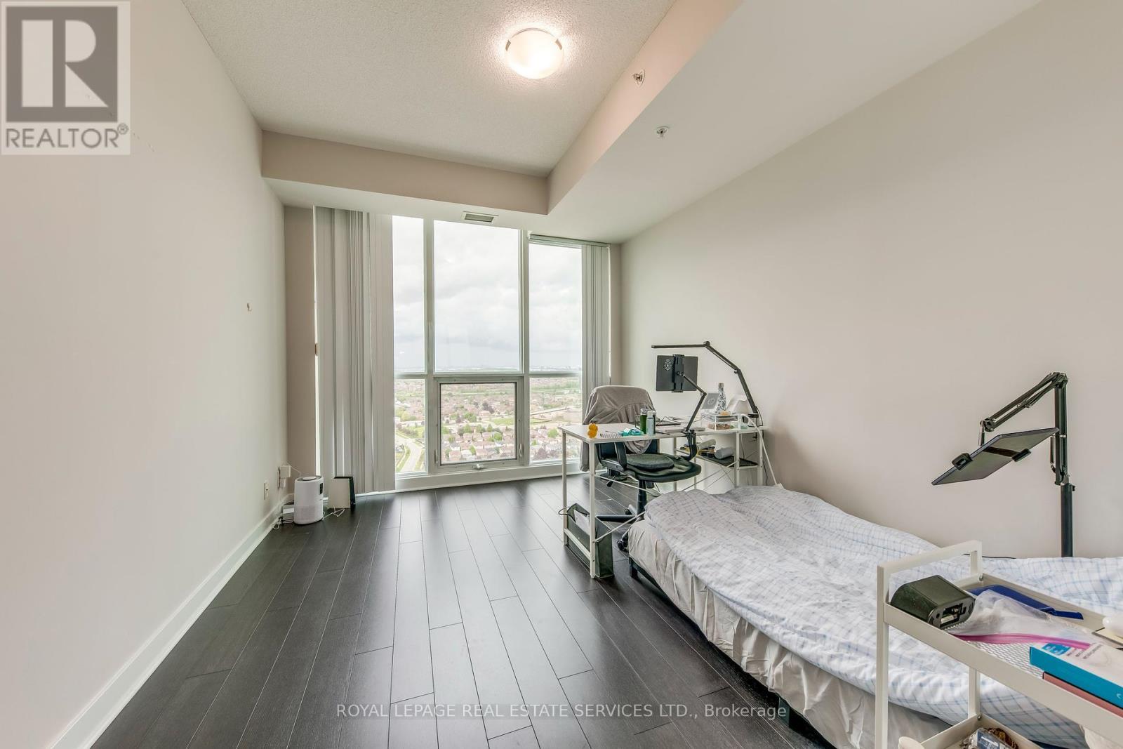 












2608 - 3985 GRAND PARK DRIVE

,
Mississauga,




Ontario
L5B0H8


