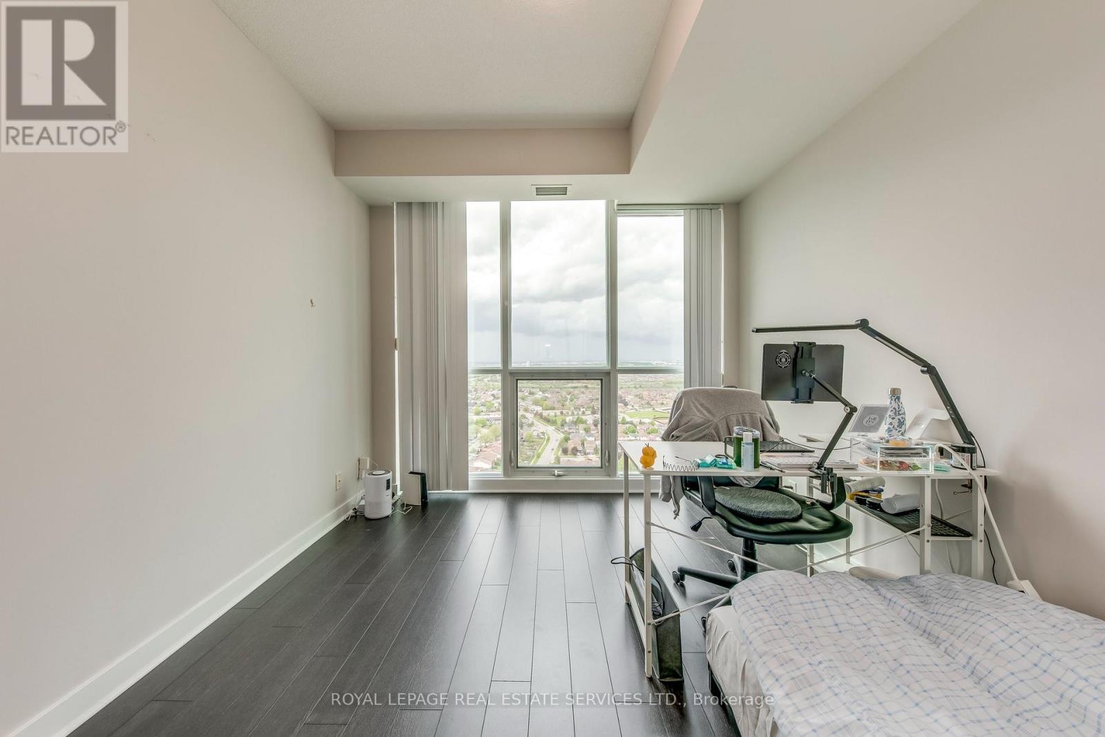 












2608 - 3985 GRAND PARK DRIVE

,
Mississauga,




Ontario
L5B0H8

