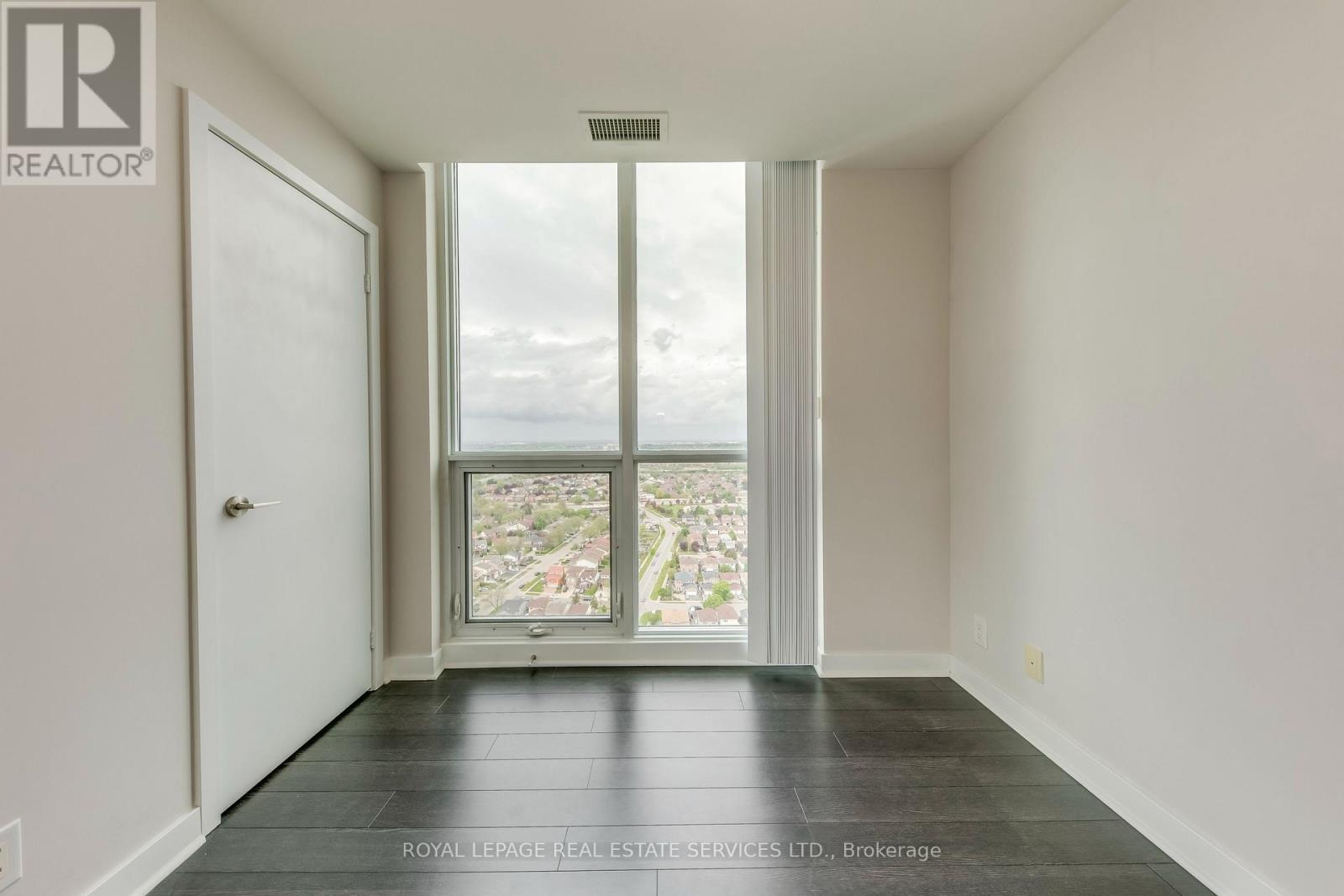 












2608 - 3985 GRAND PARK DRIVE

,
Mississauga,




Ontario
L5B0H8

