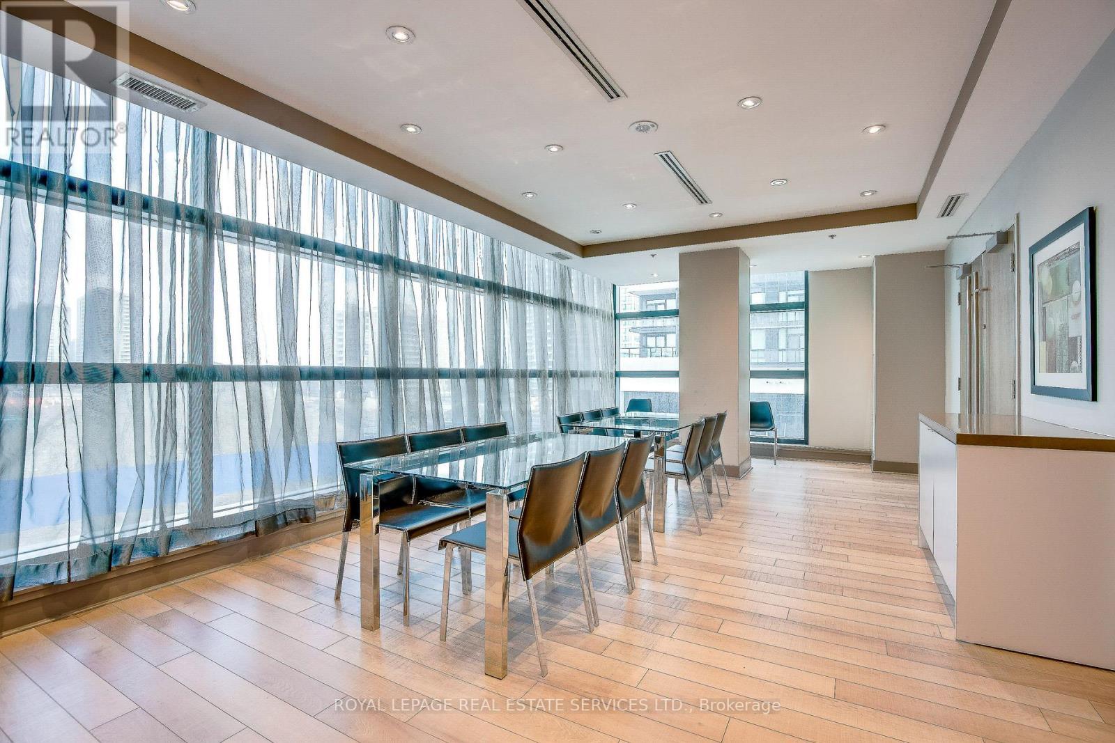 












2608 - 3985 GRAND PARK DRIVE

,
Mississauga,




Ontario
L5B0H8

