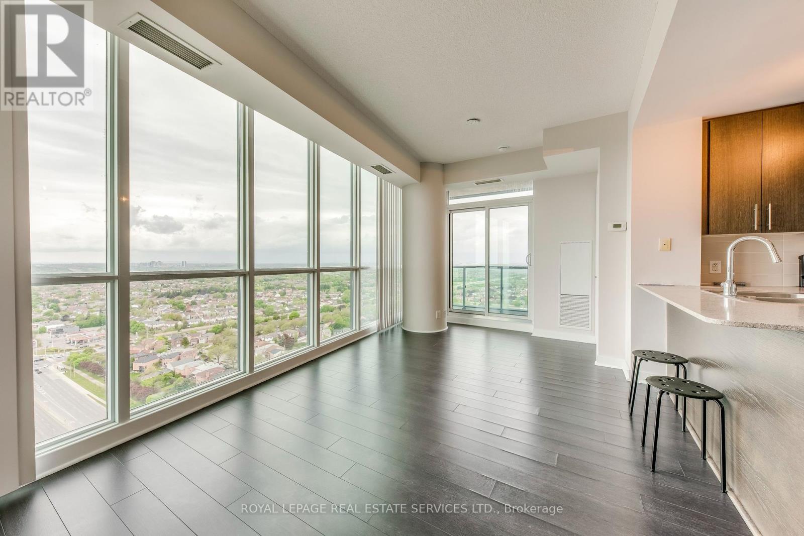 












2608 - 3985 GRAND PARK DRIVE

,
Mississauga,




Ontario
L5B0H8

