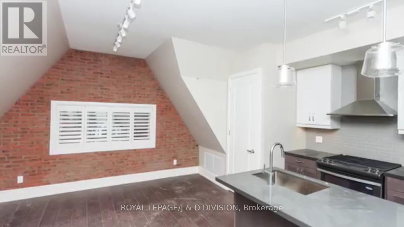 












05 - 28 MADISON AVENUE

,
Toronto,




Ontario
M5R2S1

