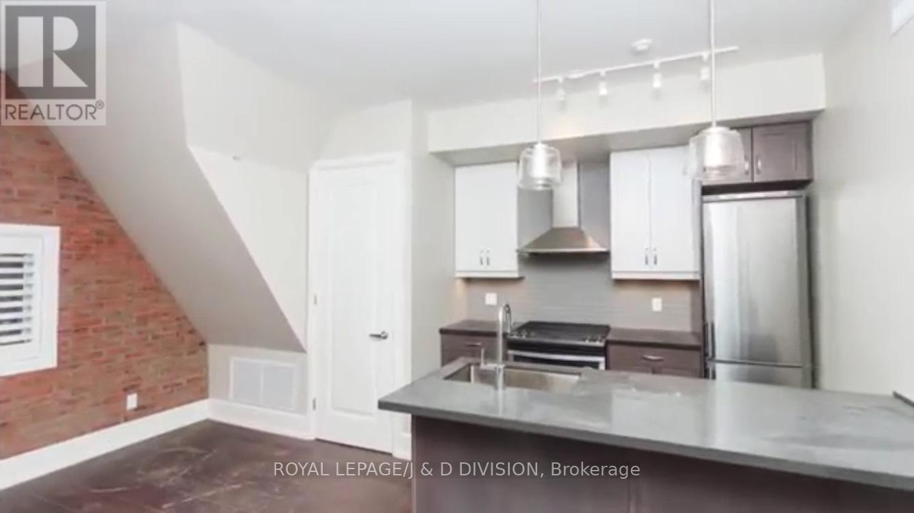 












05 - 28 MADISON AVENUE

,
Toronto,




Ontario
M5R2S1

