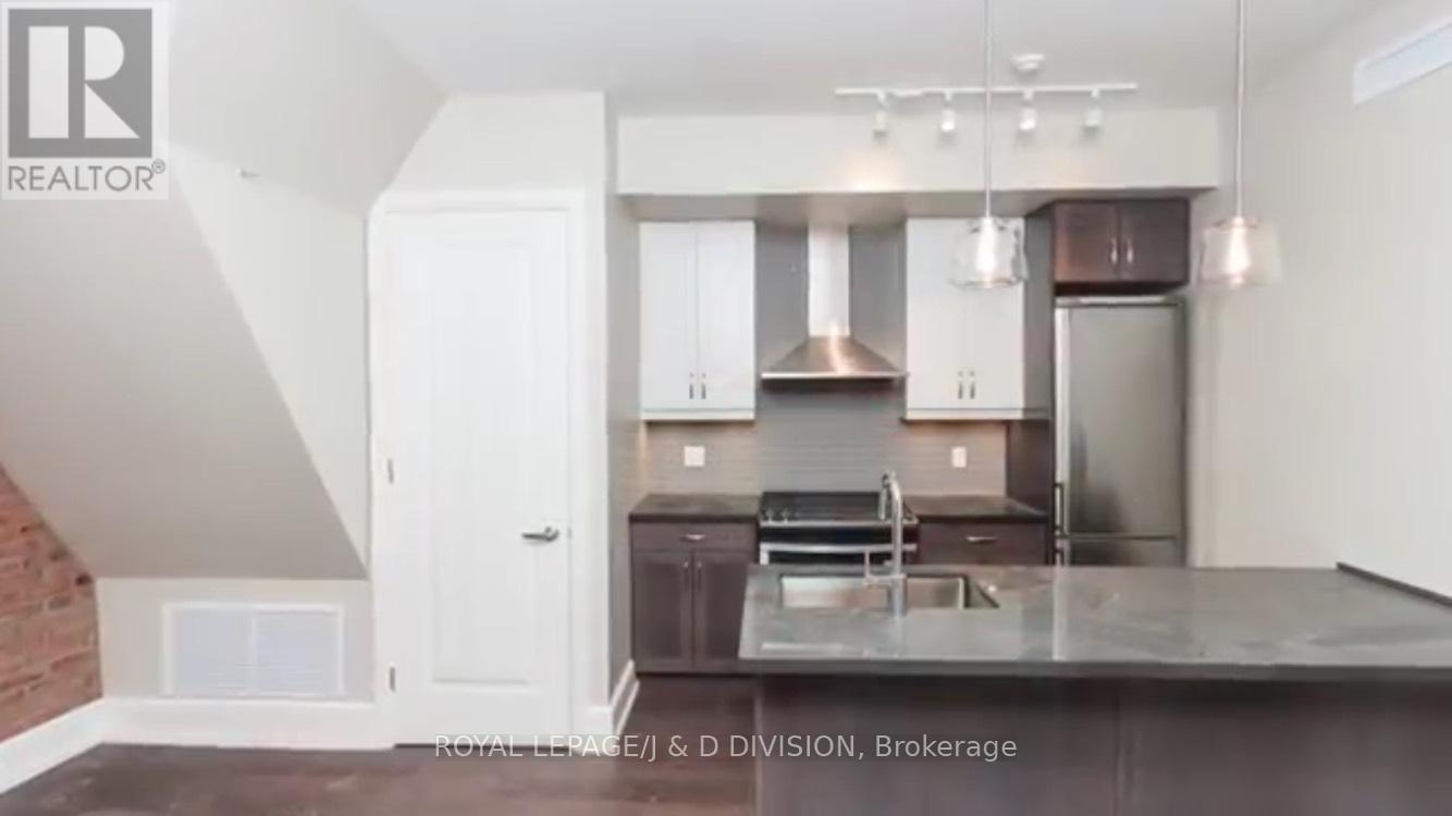 












05 - 28 MADISON AVENUE

,
Toronto,




Ontario
M5R2S1

